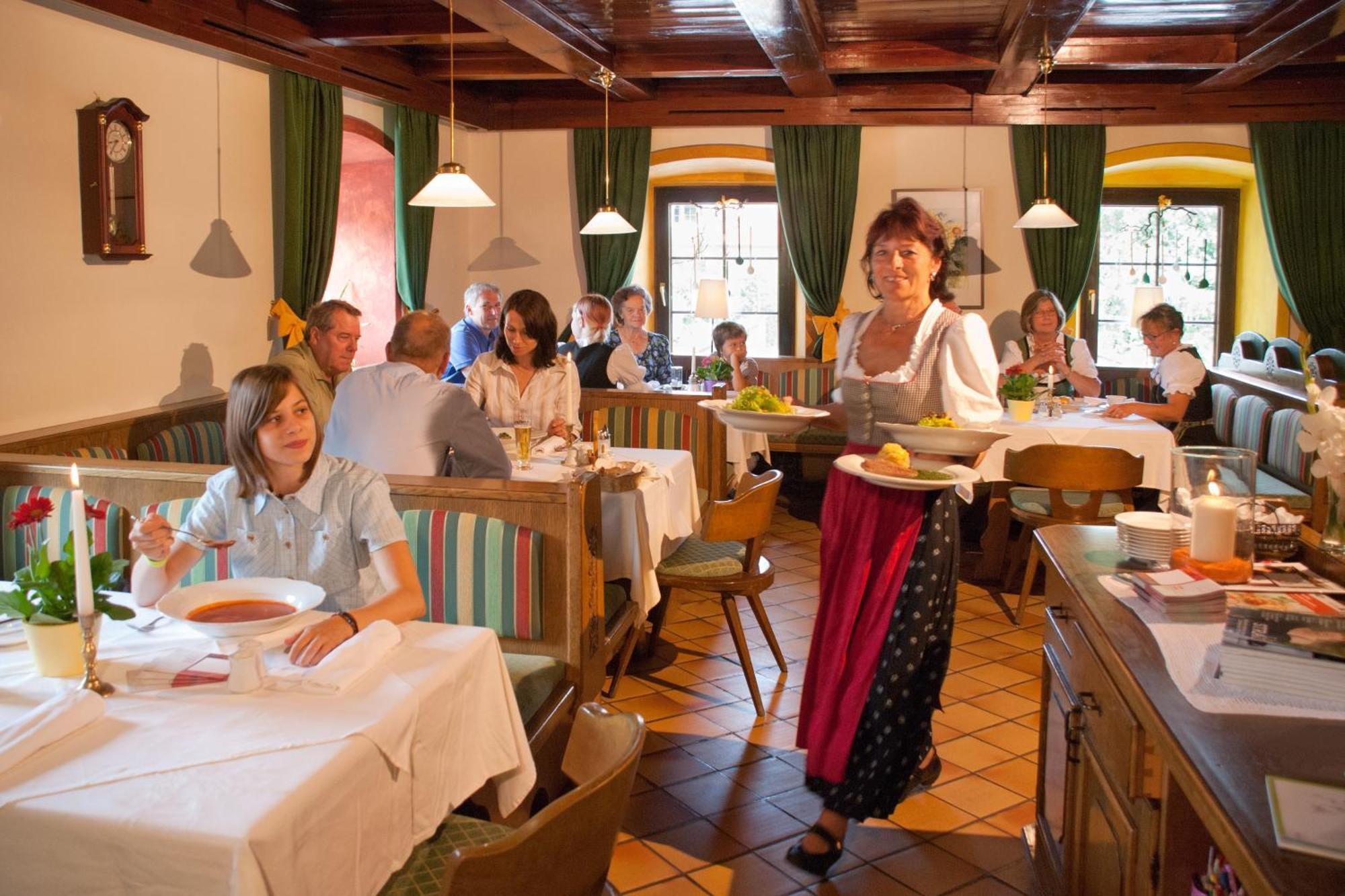 Landgasthof Zur Linde Laaben Εξωτερικό φωτογραφία